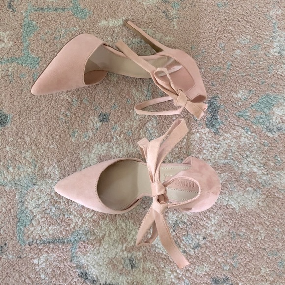 Pink faux suede heels - Picture 1 of 3